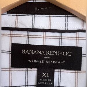 Banana Republic Men's Slim Fit Plaid Shirt - Black, White and Red XL